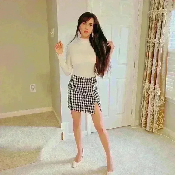 Tweed Plaid Mini Skirt Black and White (various sizes available) - Picture 5 of 5